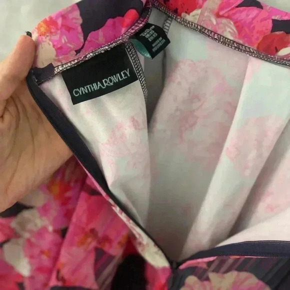 Cynthia Rowley- Fit and flare floral skirt- pockets-Size XSmall - Picture 4 of 10